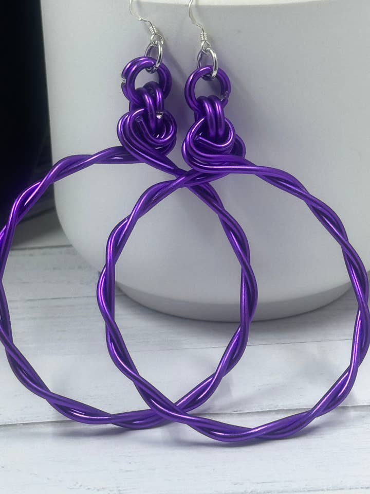 Brincos de Argola em Alumínio Torcido Roxo com Fio de Prata Esterlina por atacado de Jewelry With Me