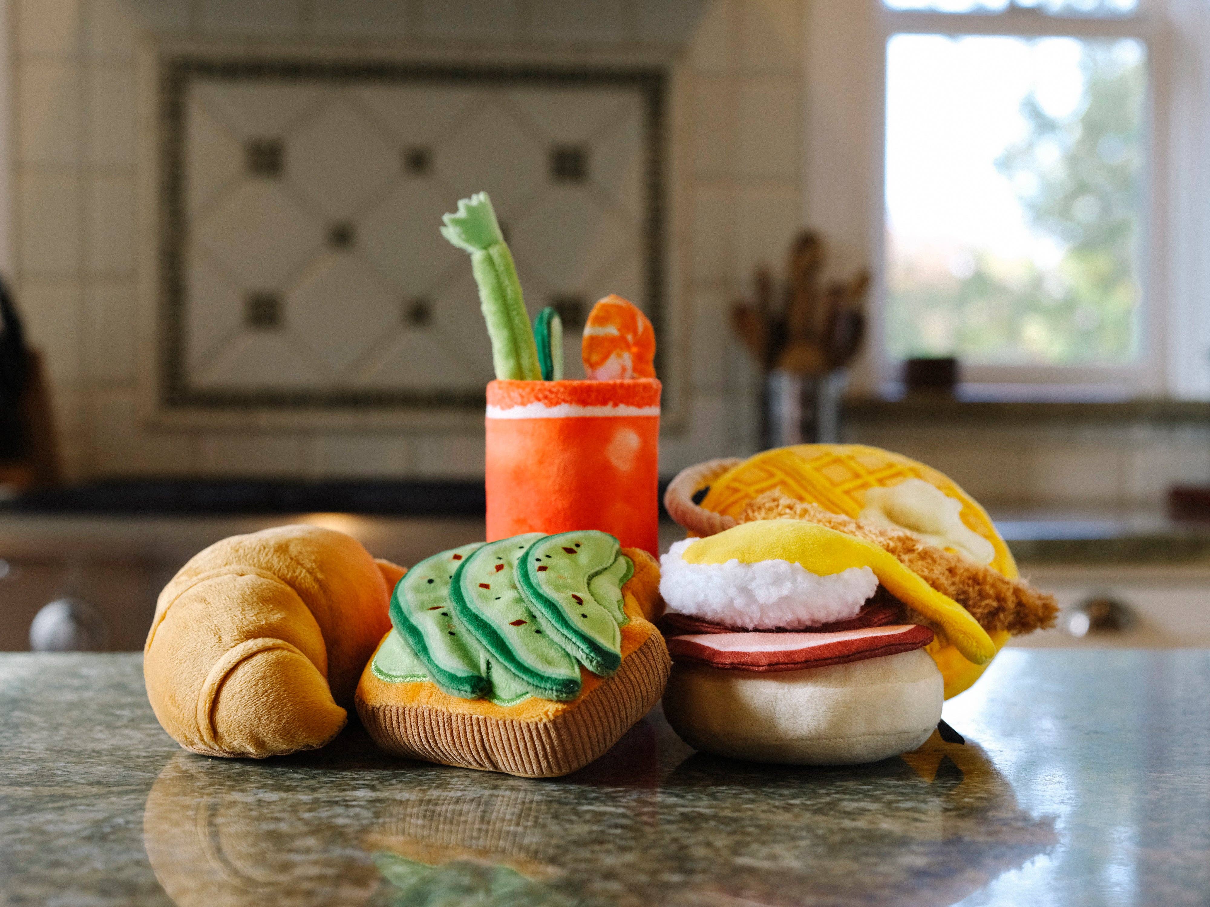 In Vogue Pets – wholesale Pet plush toy – Dog – Barking Brunch Chicken & Wooffles Plush Dog Toy6