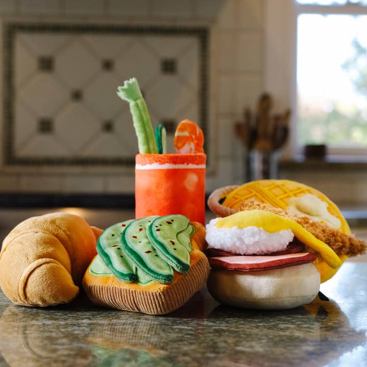 In Vogue Pets – wholesale Pet plush toy – Dog – Barking Brunch Chicken & Wooffles Plush Dog Toy6