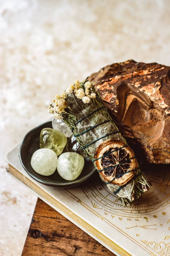 Mindful Living Co. - Wholesale Sage Bundle - Sage, Cedar, Orange & Bay Smudge Stick - Handmade1