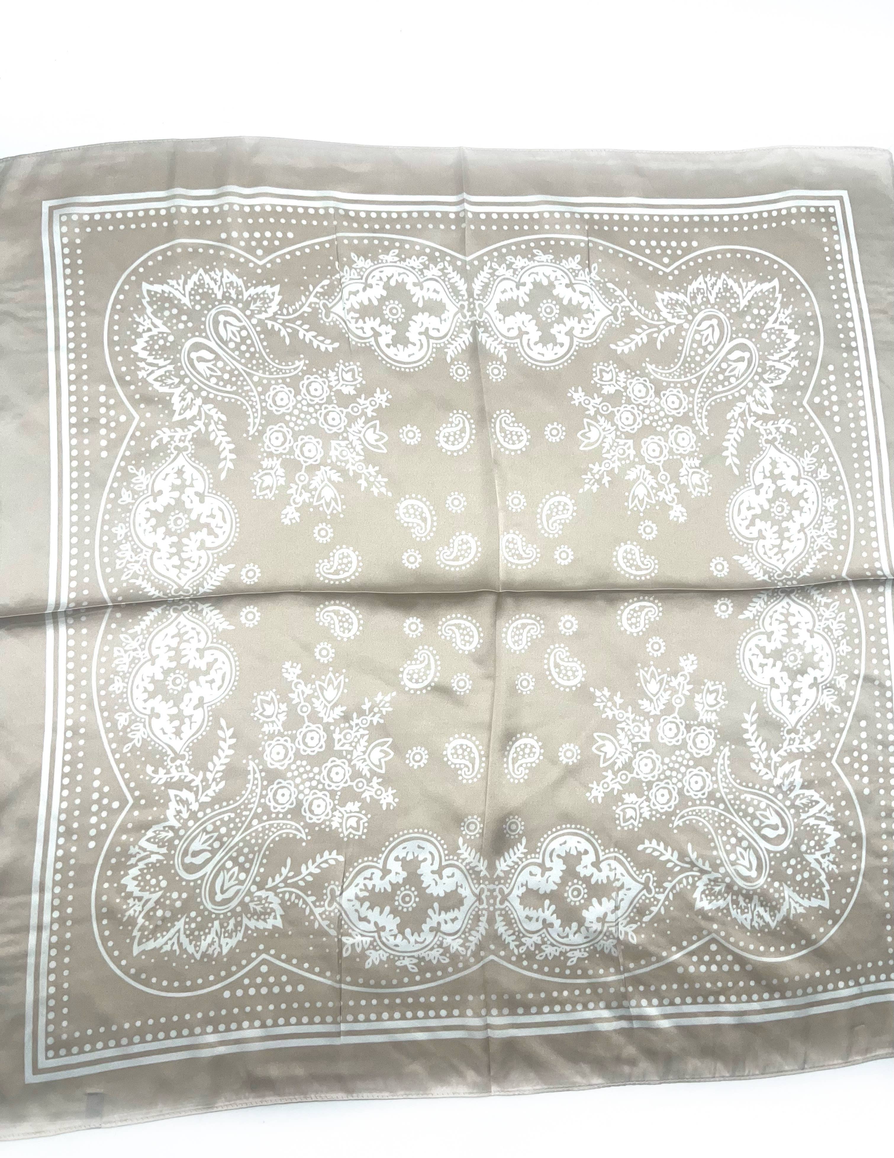 LINETA - Wholesale Scarf - Women's - D-140 Small bandana pattern scarf7