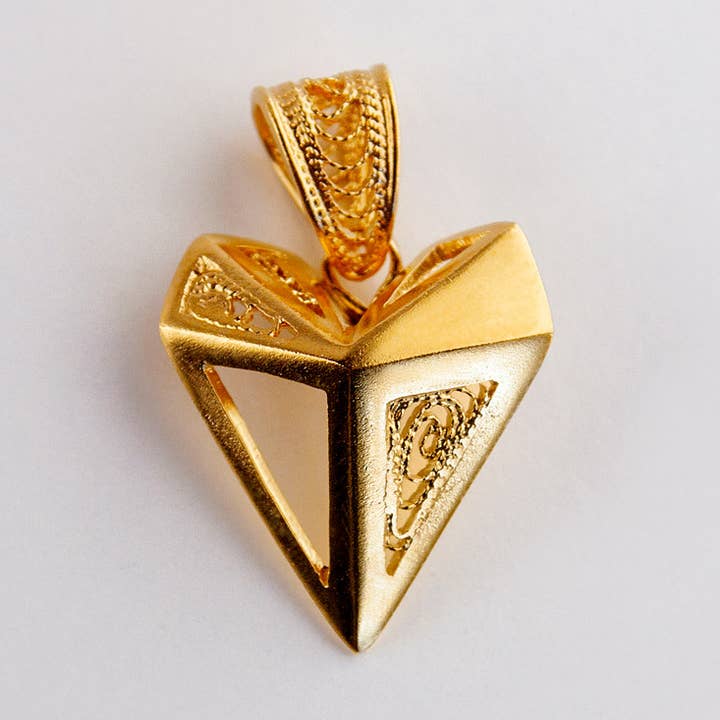 Alcobaça Pendant for wholesale by ANNA RAIDI