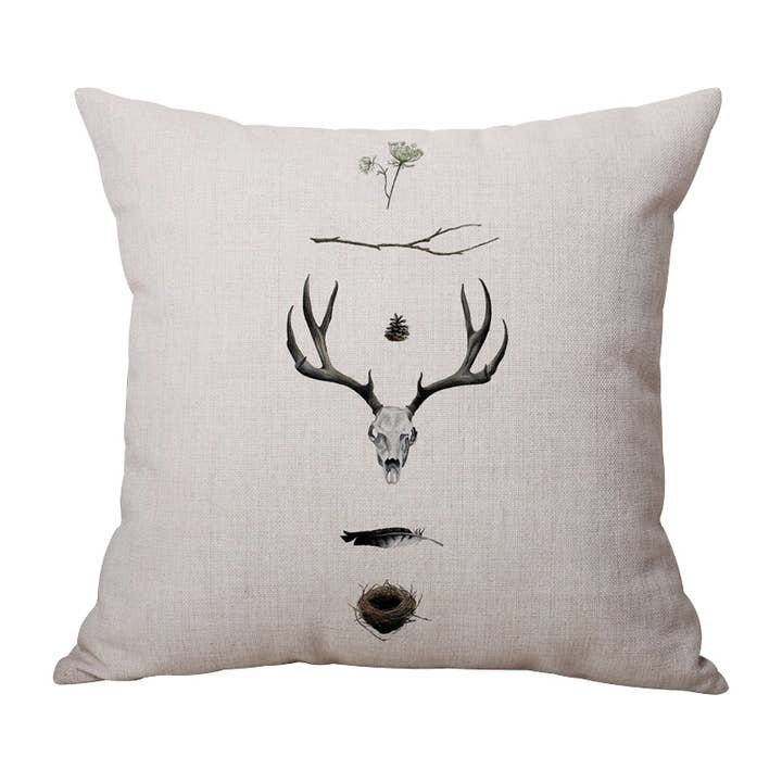 Antler Artwork 1 coussin décoratif pour la vente par Study Room