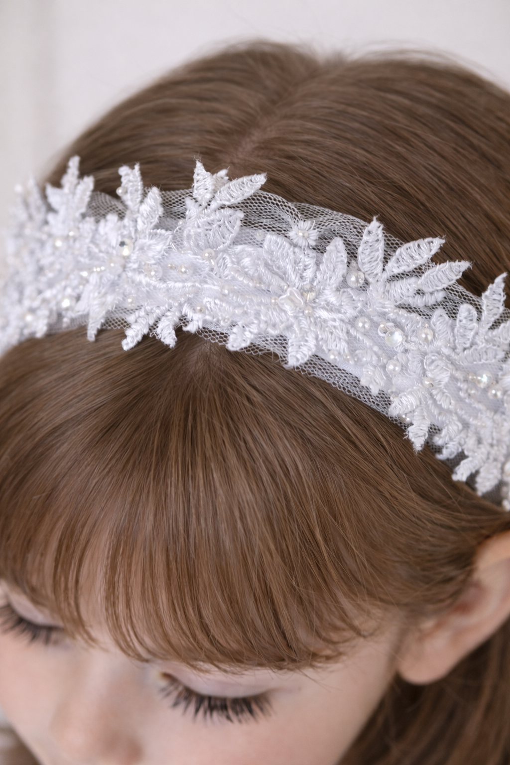 Bajabella - Vente Bandeau – bébé - Bandeau floral en dentelle et perles fait main pour filles1