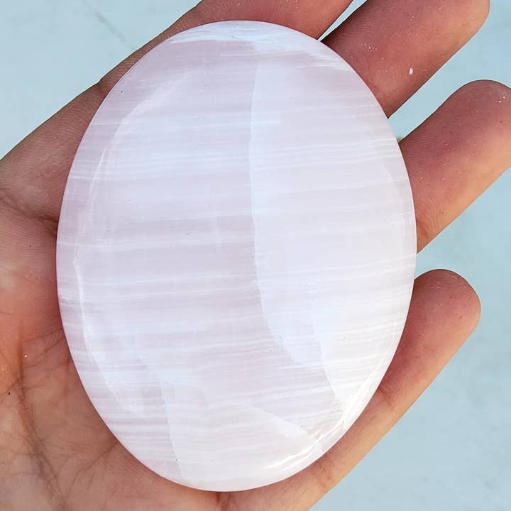 Metaphysical & Healing Crystals - Wholesale Spirituele steen/kristal - Fluorescerende roze calciet handstenen6