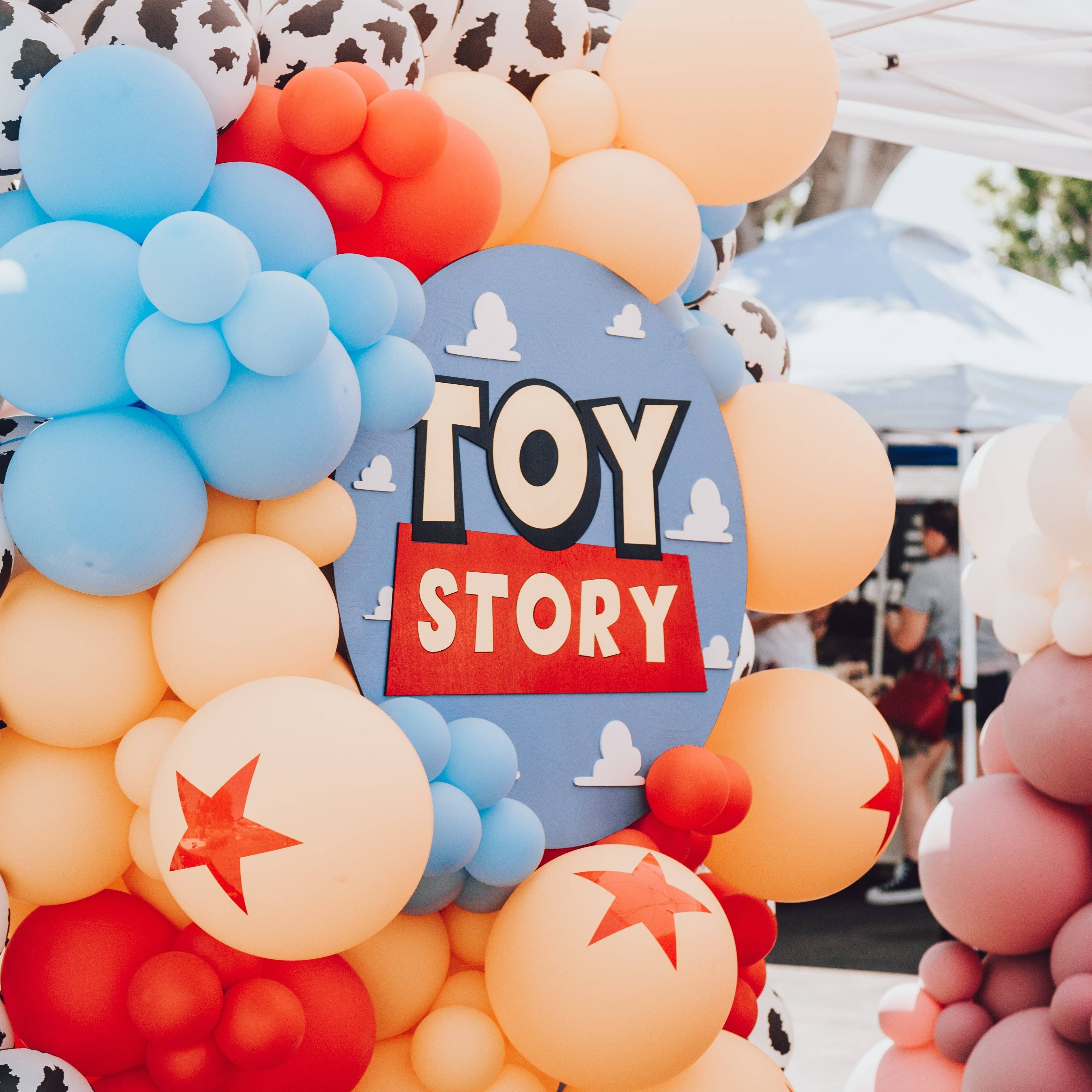 Black and White Cow Print Latex Balloons (10 Pack) for wholesale on Faire3