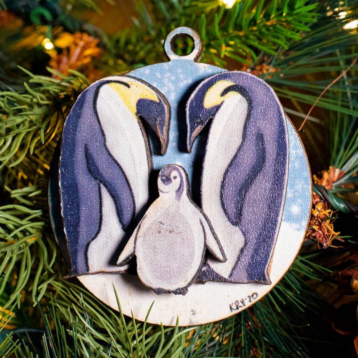 Famille de pingouins en bois pour la vente par Art For The Young At Heart