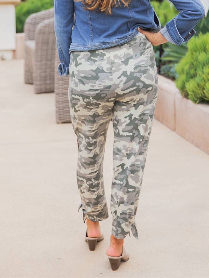 Tickled Teal - Wholesale Pants - Women's - Patterned Ankle Tie Brie Pants
