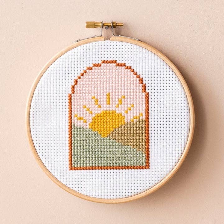 Kit de points de croix Sunrise pour la vente par Stitch Happy