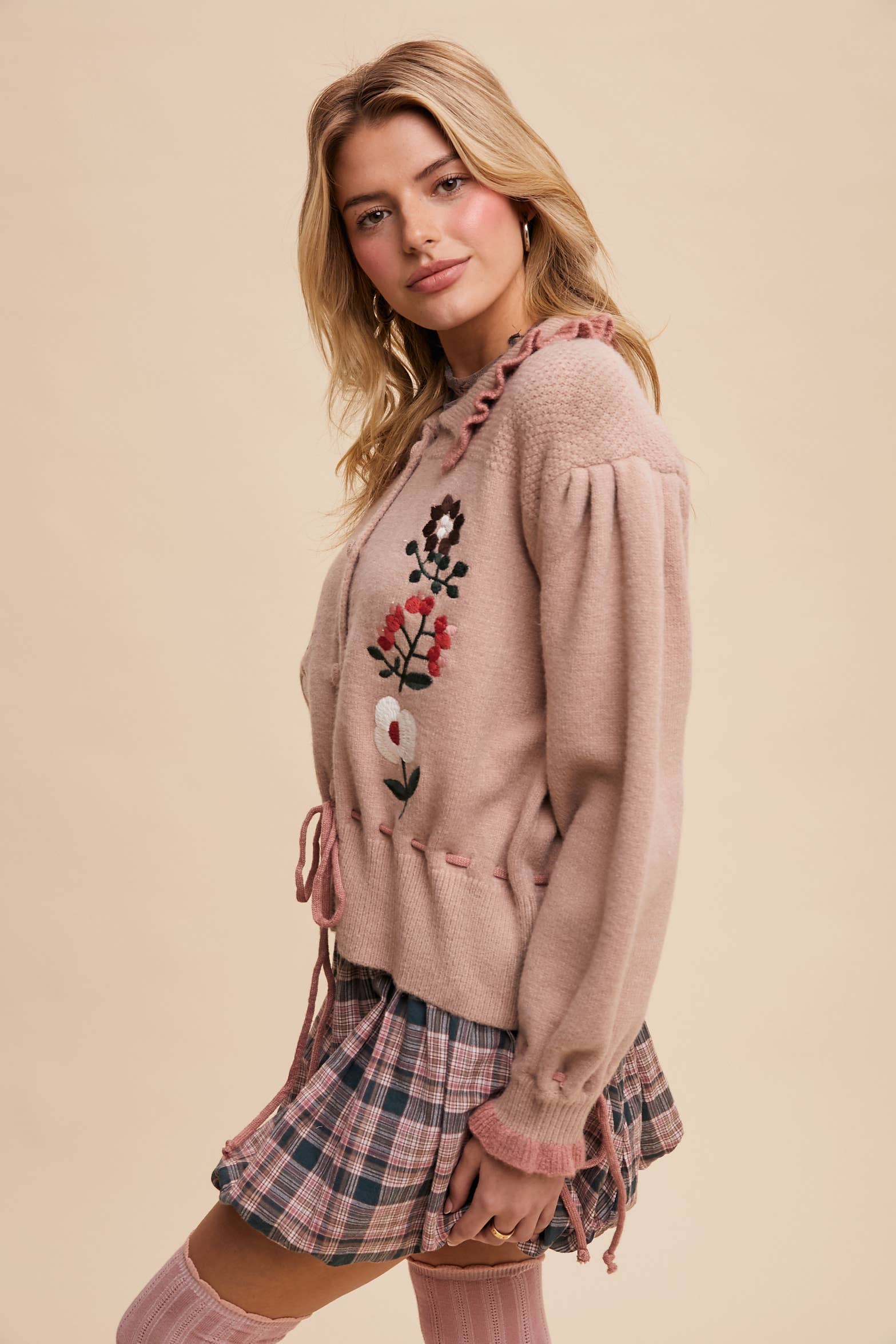 Listicle - Wholesale Cardigan - Women's - Floral Embroidered Knit Cardigan Sweater5