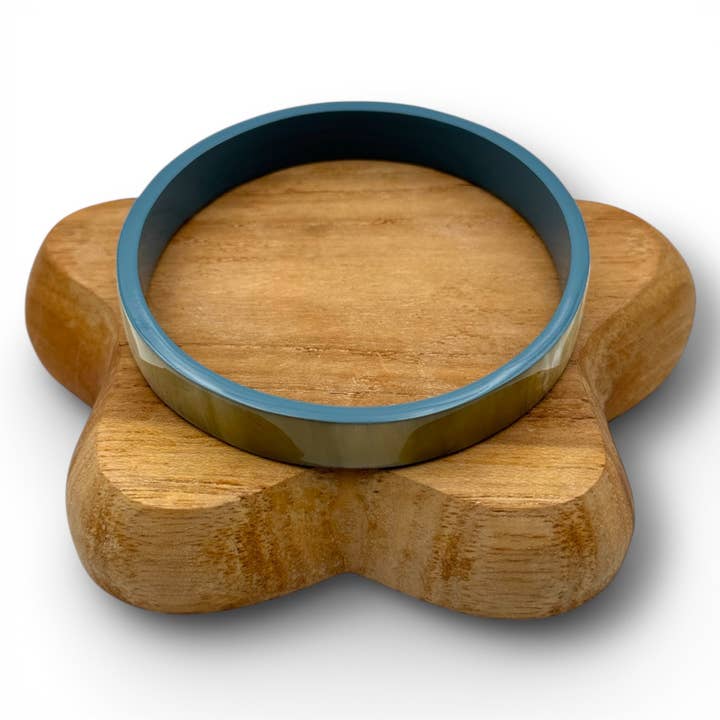 Lacquered buffalo horn bangle Width 1 cm Teal blue for wholesale by MAISON KIZO