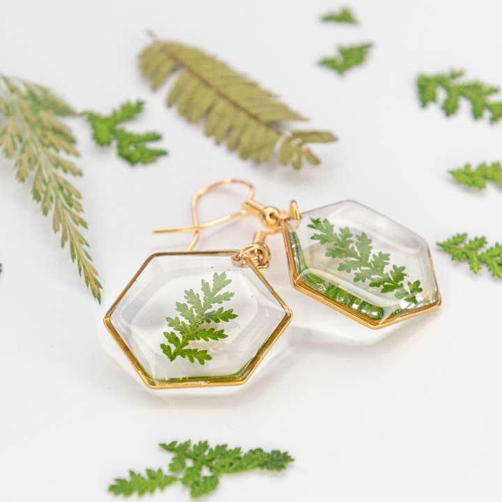 Allie and Posie – wholesale Dangle earrings – Mia hexagon dangle earrings with real dried fern in resin12