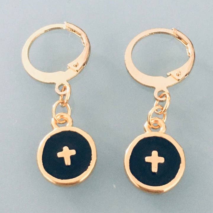 Mini Cross Creolen, kleine Kreuzohrringe für den Großhandel von Clovers