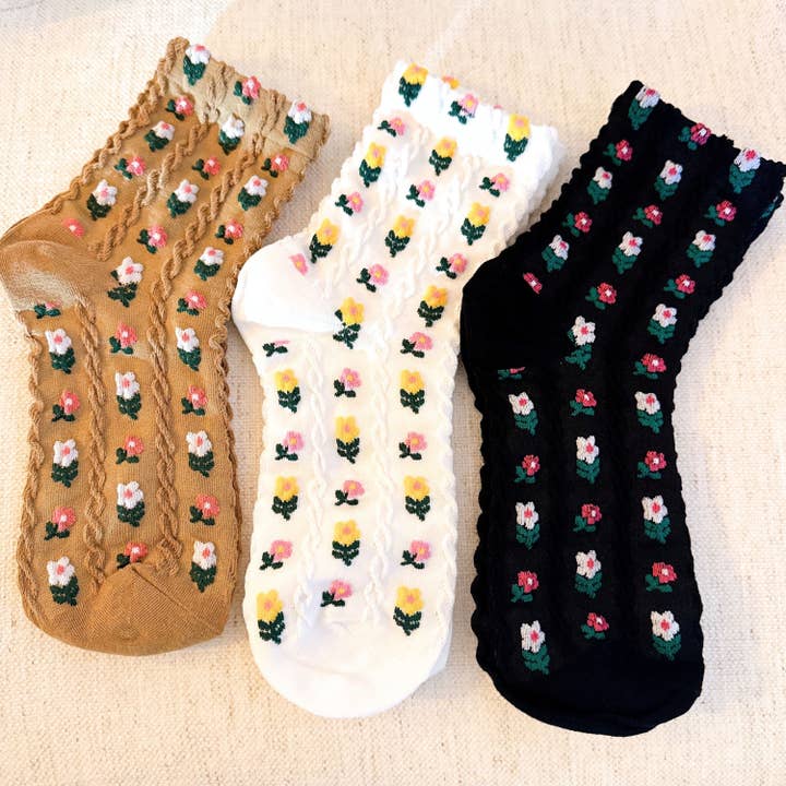 Ellison+Young - Wholesale Socks - Women's - Adorable Mini Flower Socks Set Of 34
