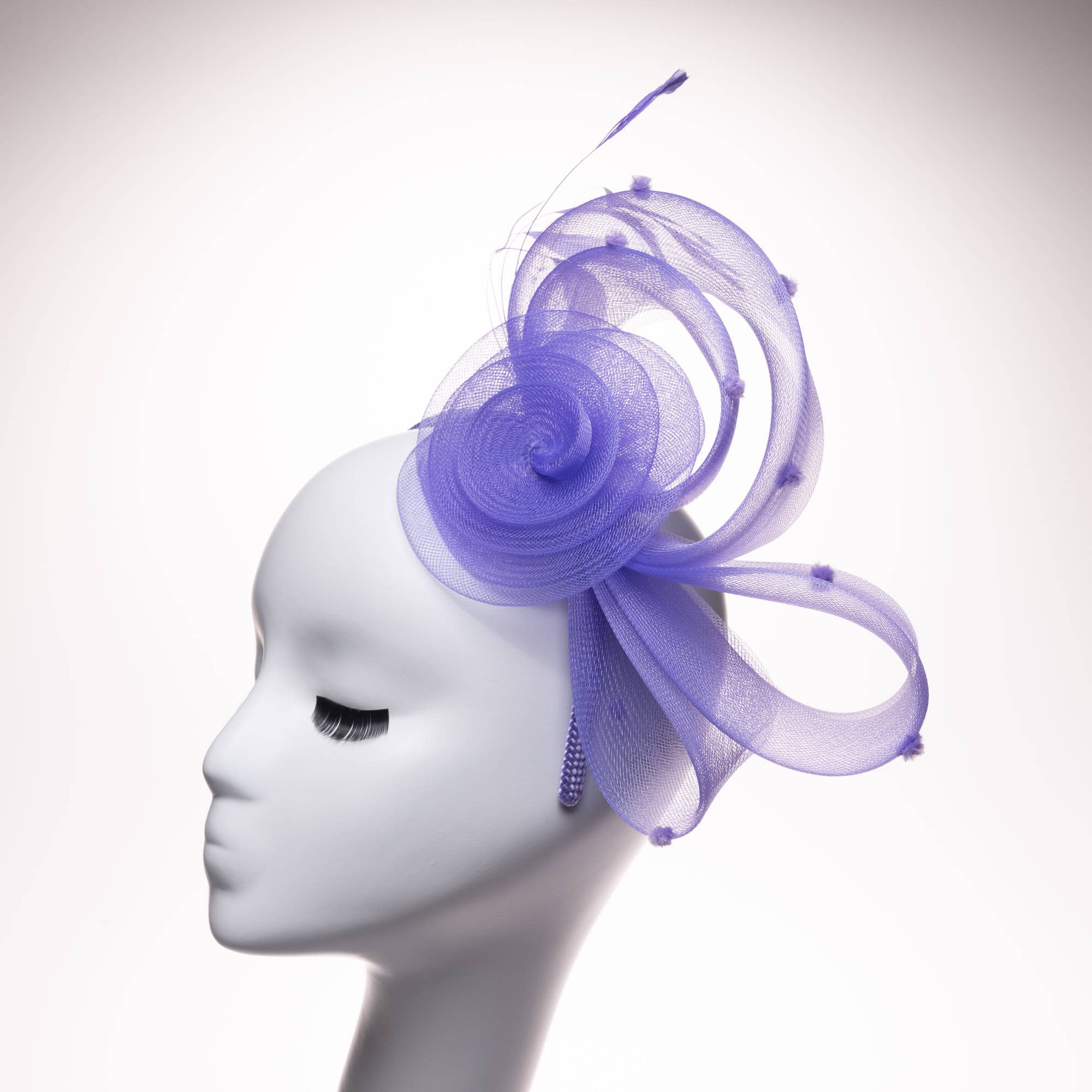 KaKyCo - Venta al por mayor Tocado - Mujer - Fascinador de cóctel con lazo de flor de crinolina y pluma | 5610H14
