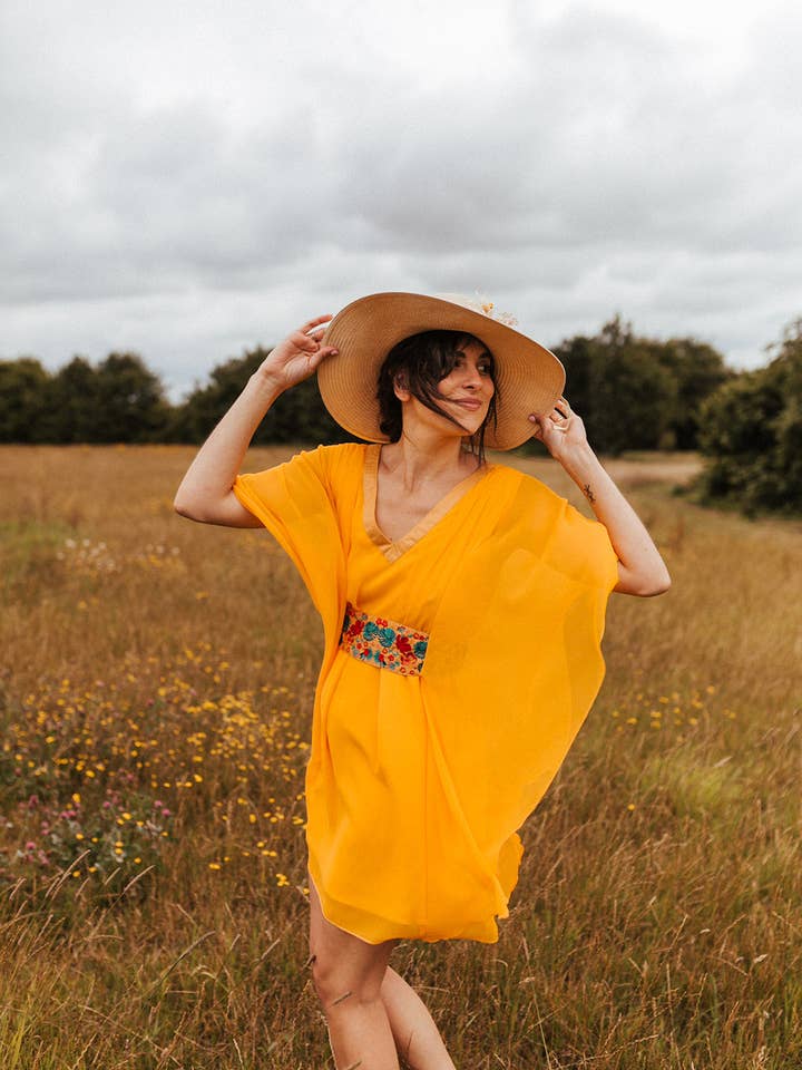 Feline tropical embroidery for wholesale by Manice