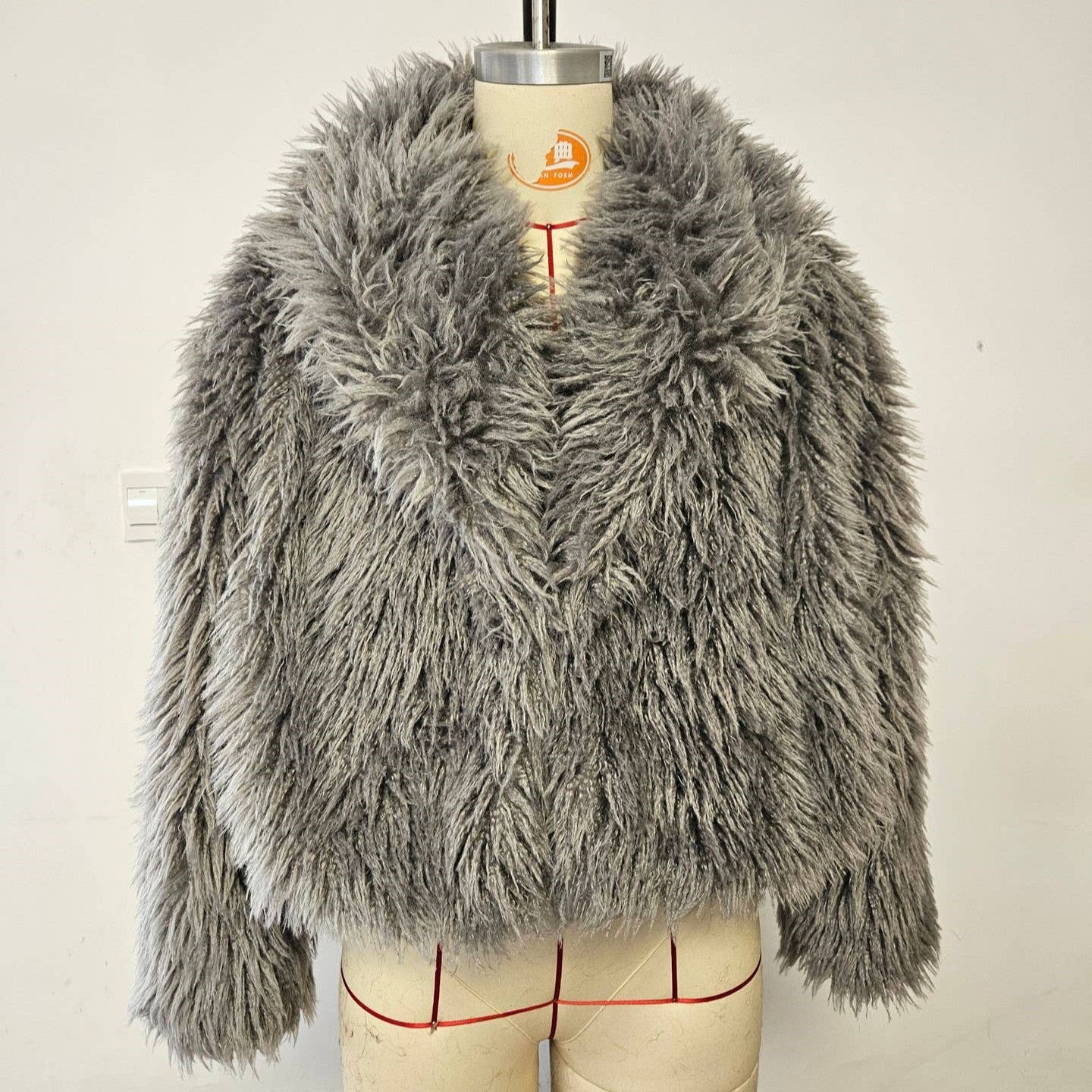 Rosa Clothing - Vente Veste – femme - Veste duveteuse en fausse fourrure à col oversize2