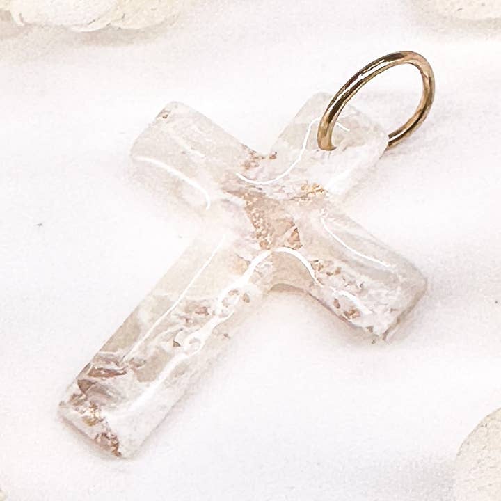 Cruz Encanto – Mármore Branco com Flocos de Ouro por atacado de Klaily