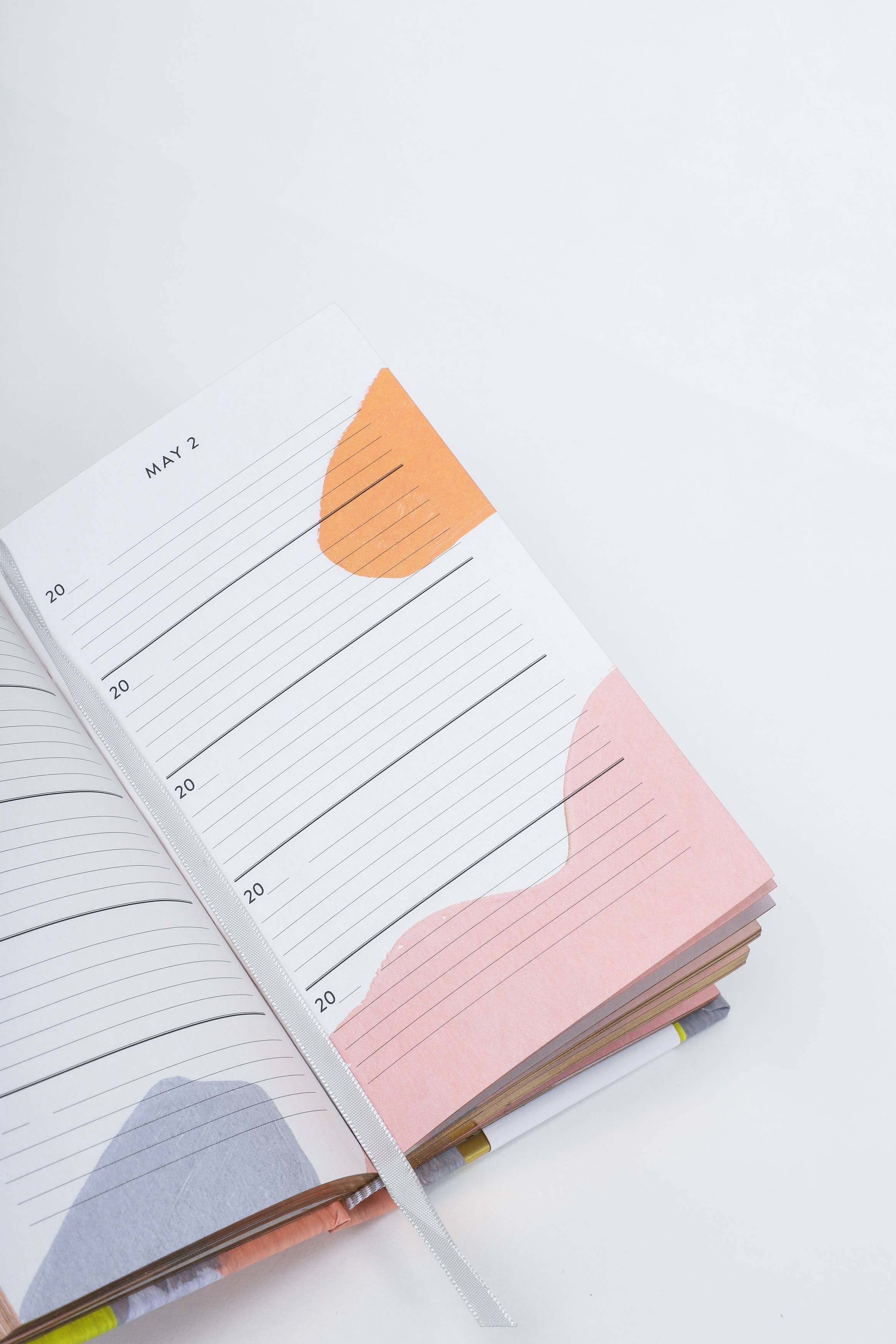 Chronicle Books - Wholesale Journal/Diary - Modern One Line a Day3