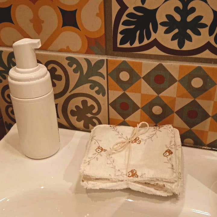 Set of 6 Yellow Flower Wipes for wholesale by Marie-Ficelle