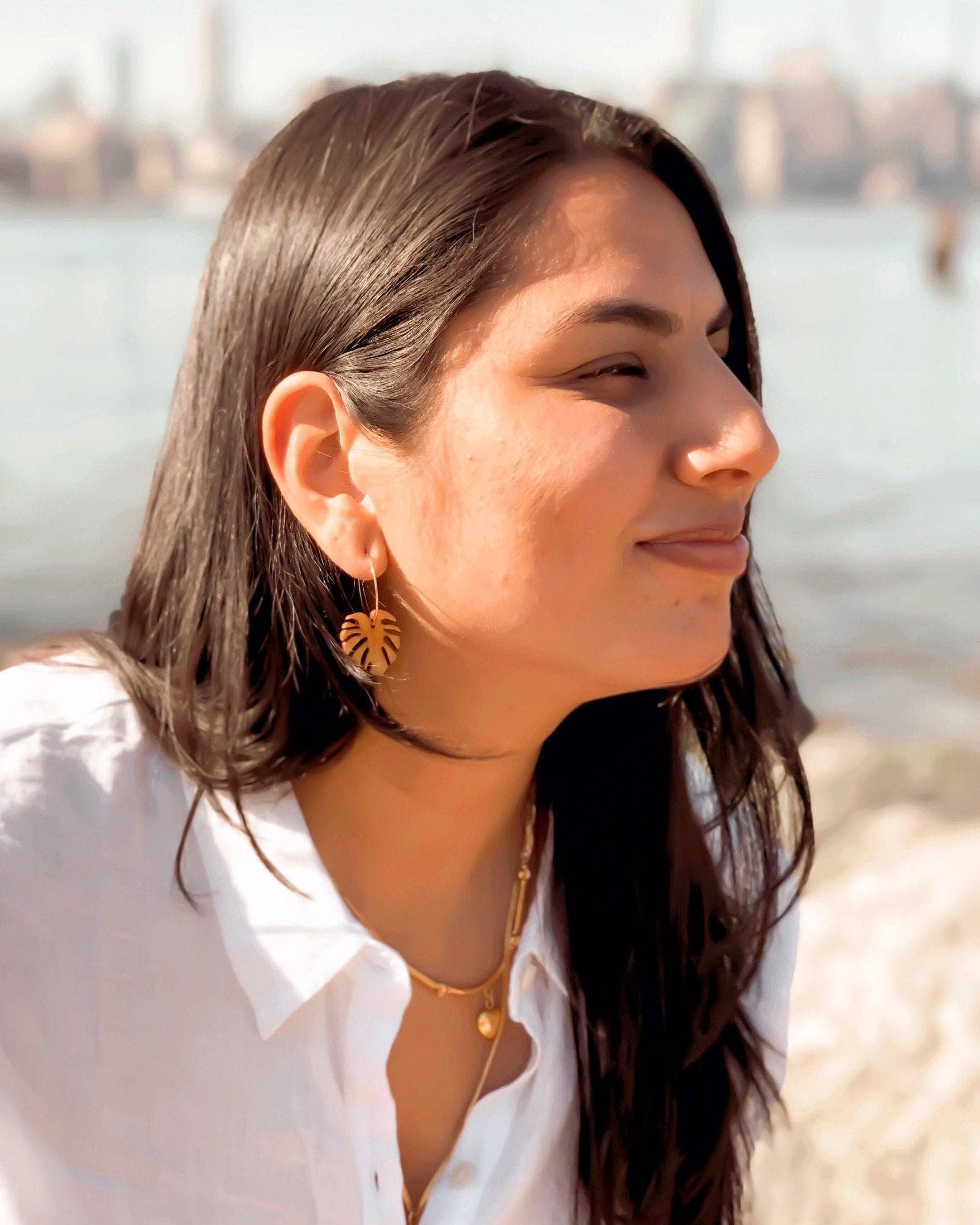 lovelevel – wholesale Dangle earrings – Hawaii Wood Earrings | BABY MONSTERA5