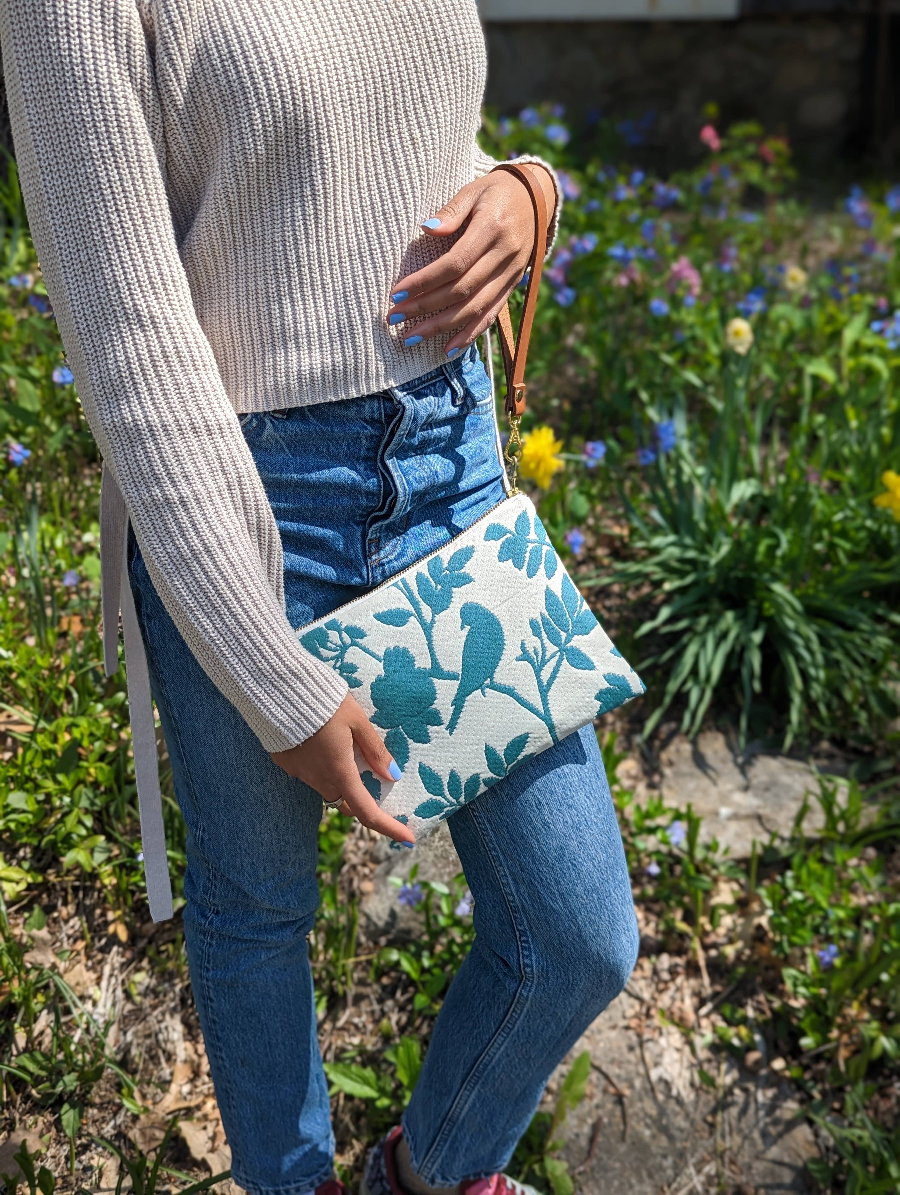 Ash & Rose - Wholesale Clutch Bag - Women's - Bird Silhouette Wristlet Purse Leather Strap Printed Clutch3