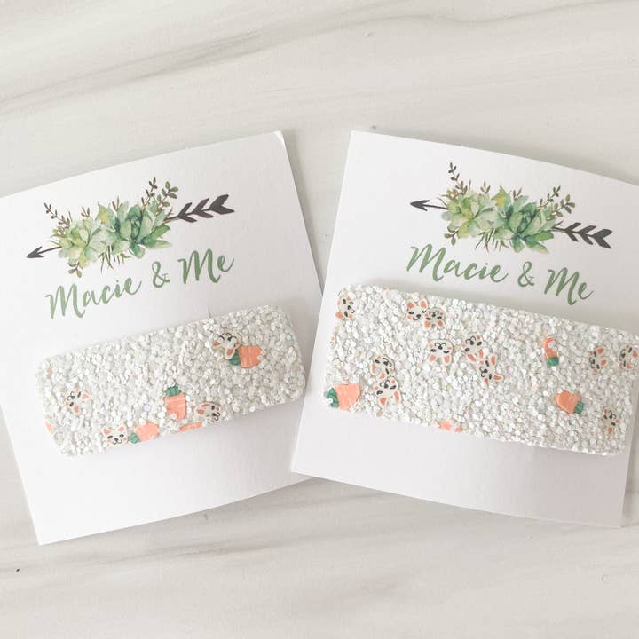 Pince à pression lapin et carotte de Pâques pour la vente par Macie & Me