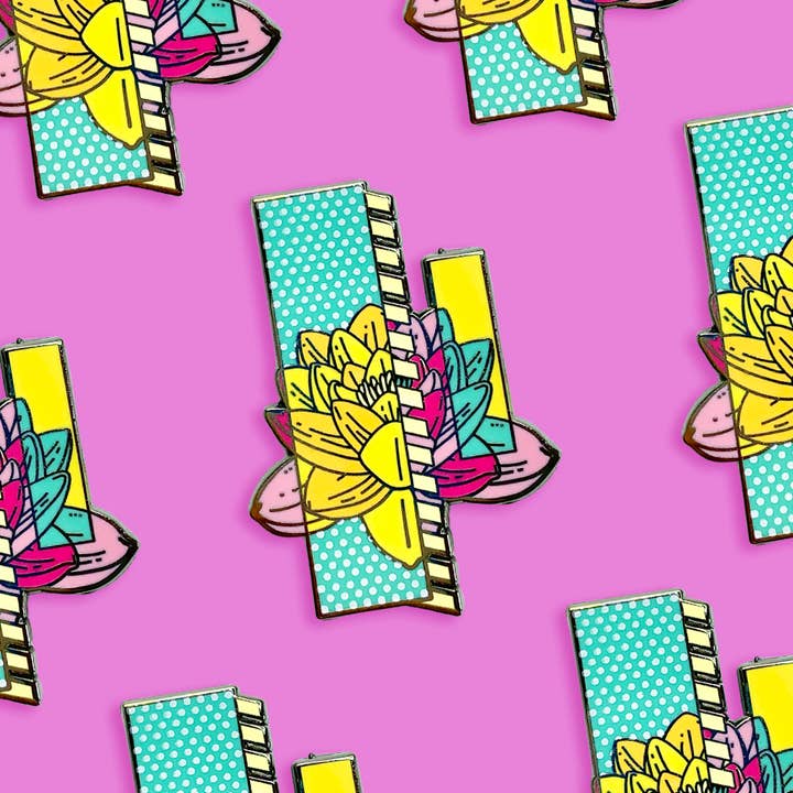 Alfiler de esmalte de loto fracturado para venta al por mayor de Geek Studio