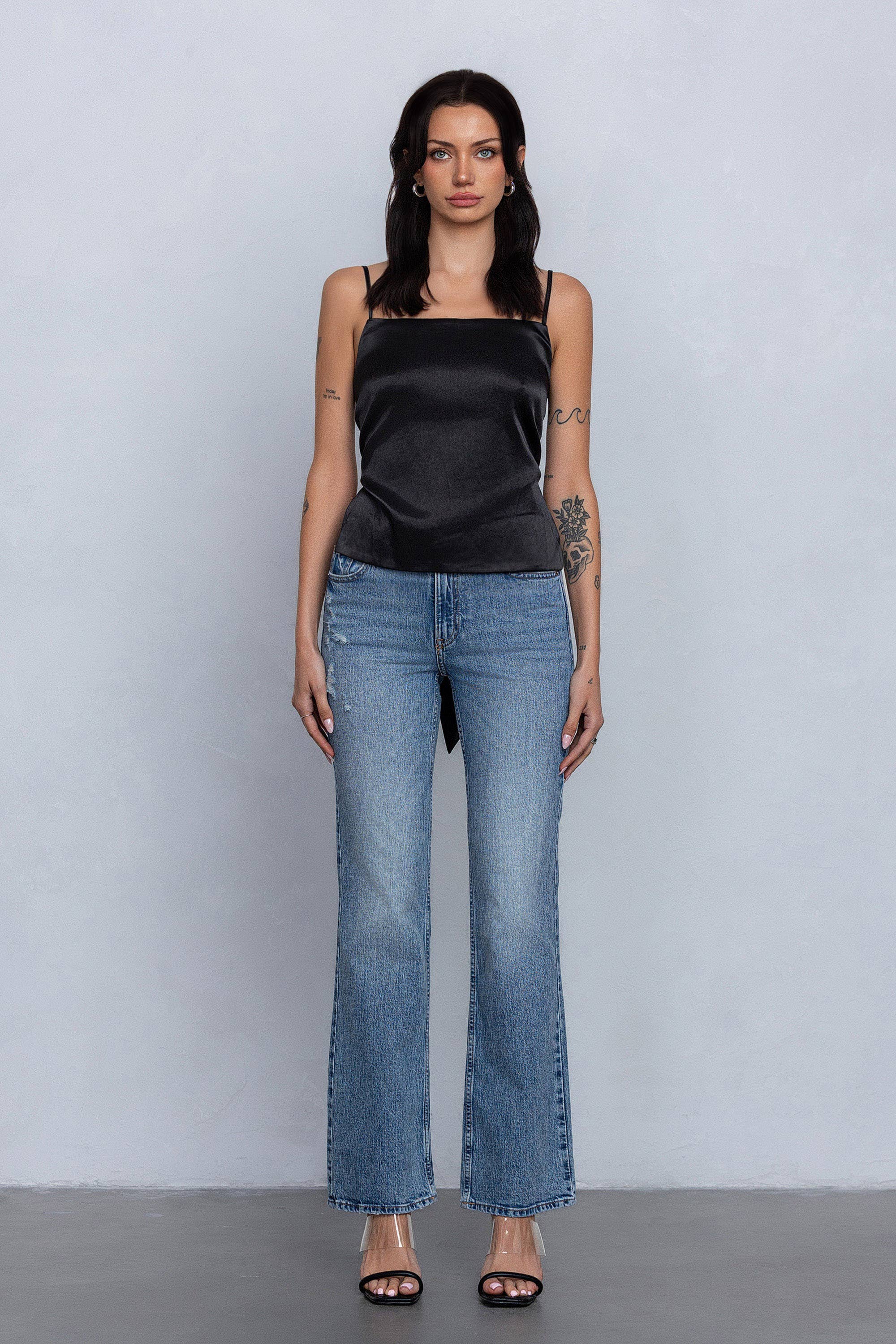 No Vacancy – wholesale Camisole – Women′s – Stretch satin cami top w/ large ribbon tie detail1