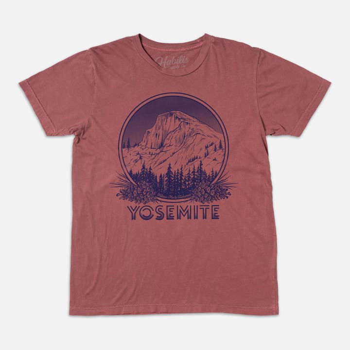 Habilis Supply Co – Großhandel T-Shirt mit Siebdruck – Unisex – Yosemite//Half Dome T-Shirt — Hergestellt in den USA