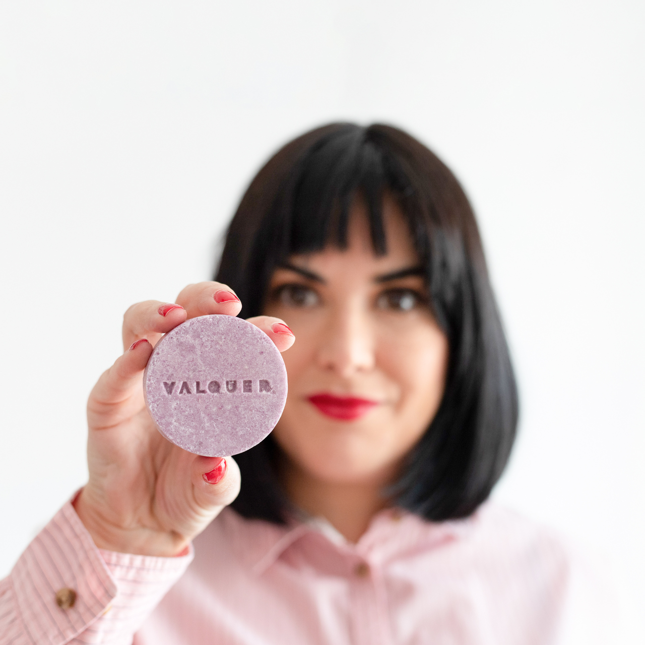 Valquer Laboratorios - Wholesale Shampoo Puck/Solid Shampoo - Luxe Solid Shampoo (cranberry and avocado extract) - 50 g2