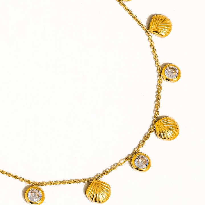 Ouro amarelo Colar com Pingente de Concha CZ em Ouro 18K Não Oxidável Sylvain para venda a revendedores na Faire0