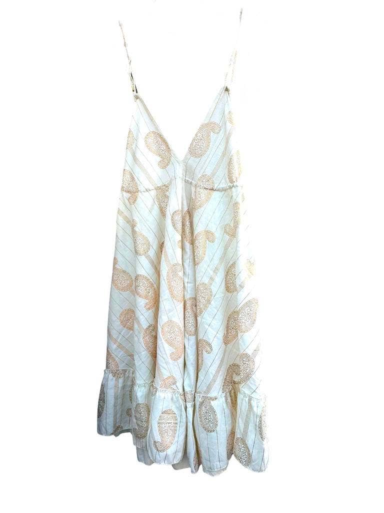 Blank Indisk lång klänning för kvinnor med bladdesign - Pronto Moda för wholesale på Faire0