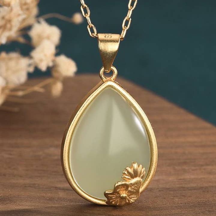 Golden Lotus med löv på Jade halsband för wholesale av Bright MacMing