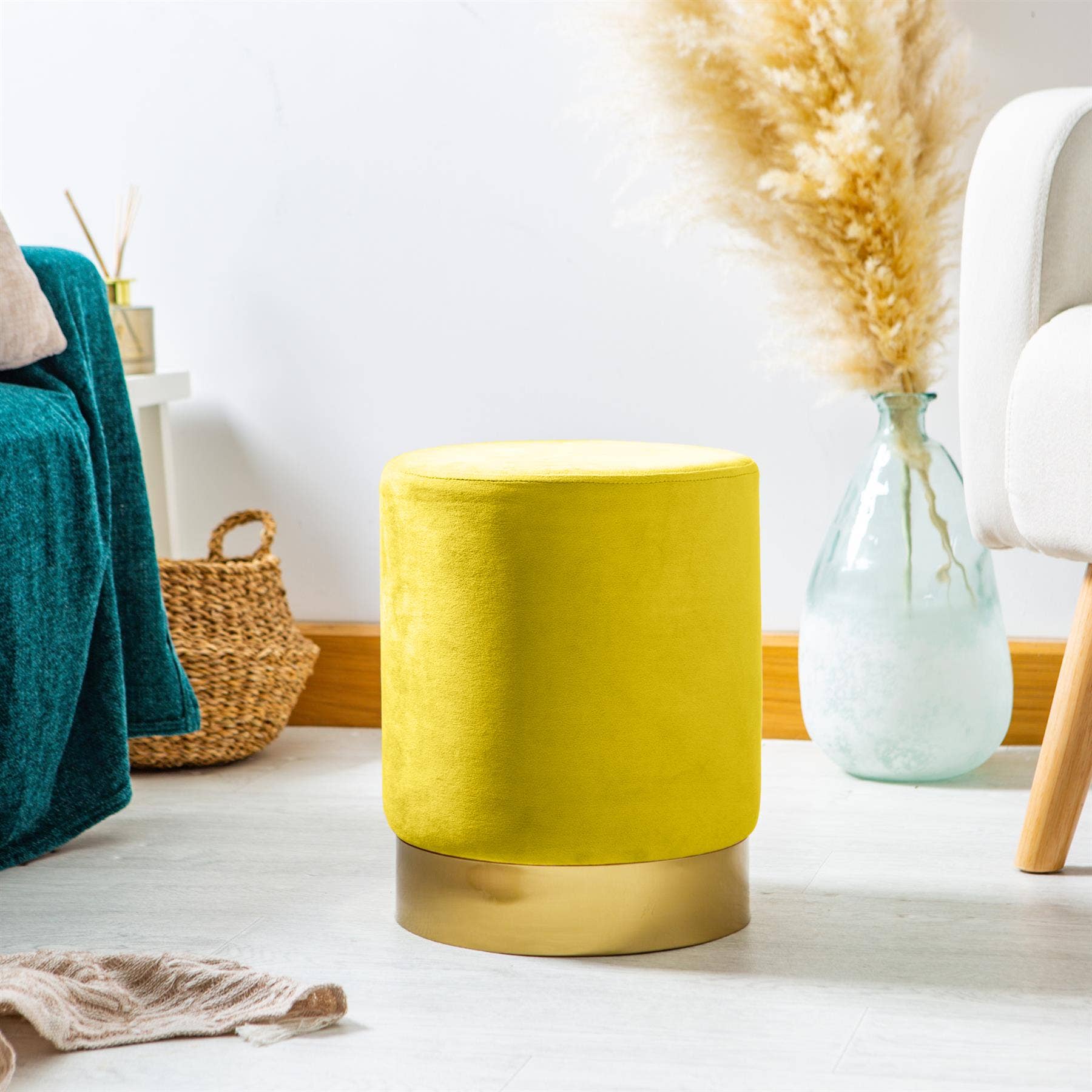 Rinkit Ltd – Großhandel Hocker – Runder samtbezogener Hocker als Fußbank – 29 cm Durchmesser x 36 cm Höhe – von Harbour Housewares44