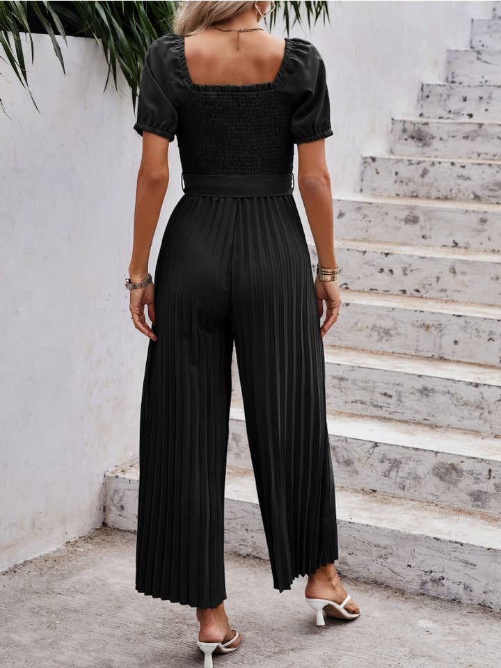 eLook – Großhandel Jumpsuit – Damen – SZ1-J6243 Gemusterter, plissierter Jumpsuit mit Gürtel2