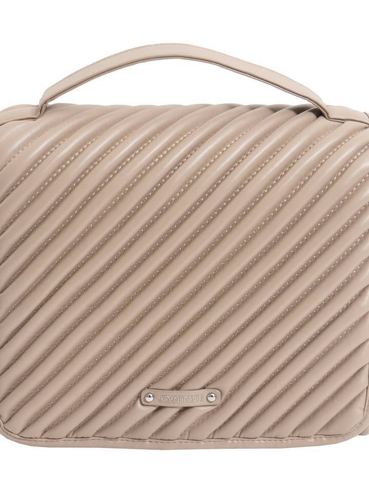 Joan & David Den Store Hængende Diagonalt Quiltede Toilettaske for engroshandel hos Magid