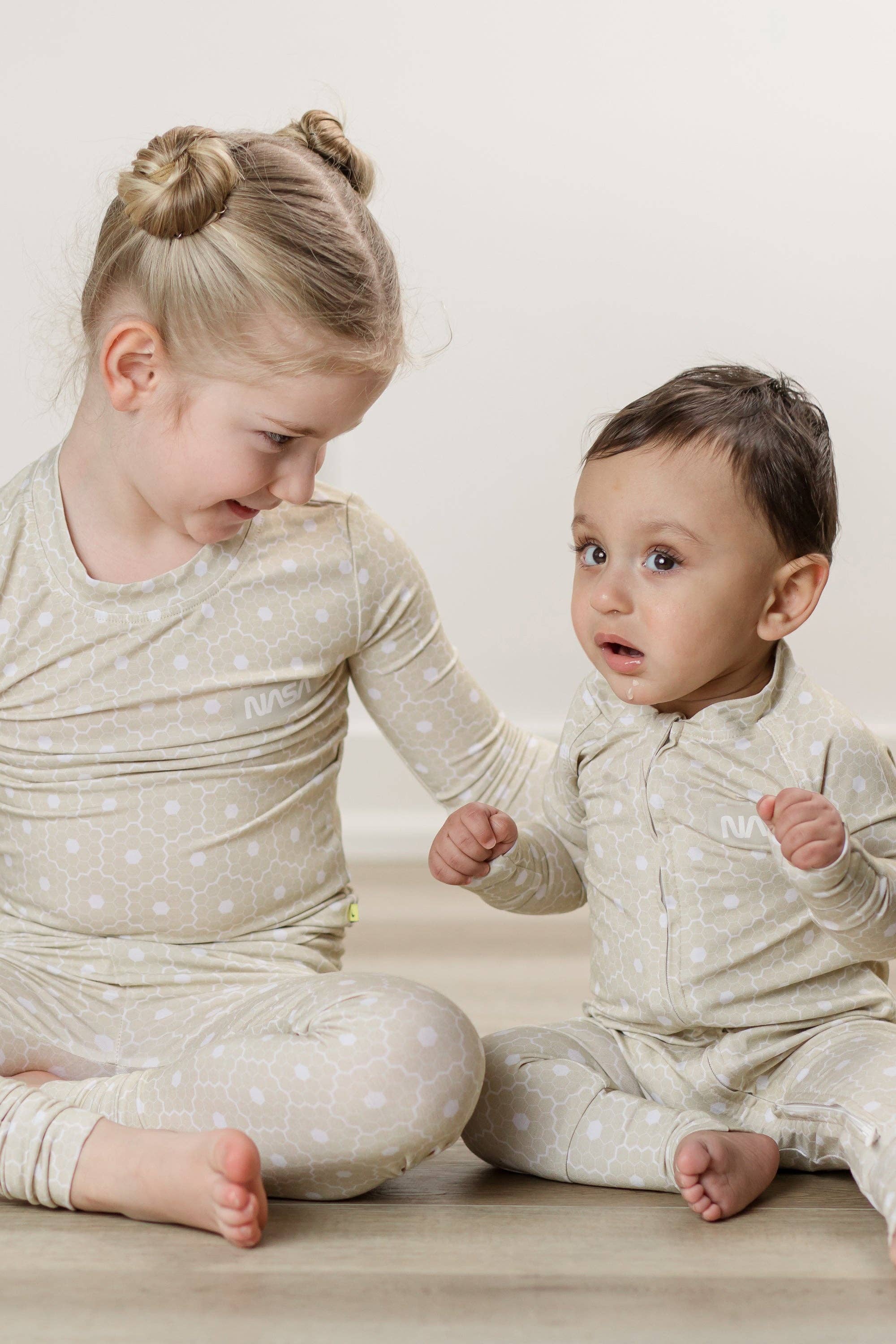 Moon Fruit Jammies - Vente Grenouillère – bébé - Pyjama zippé pour bébé en bambou - NASA Webb of Webbs4