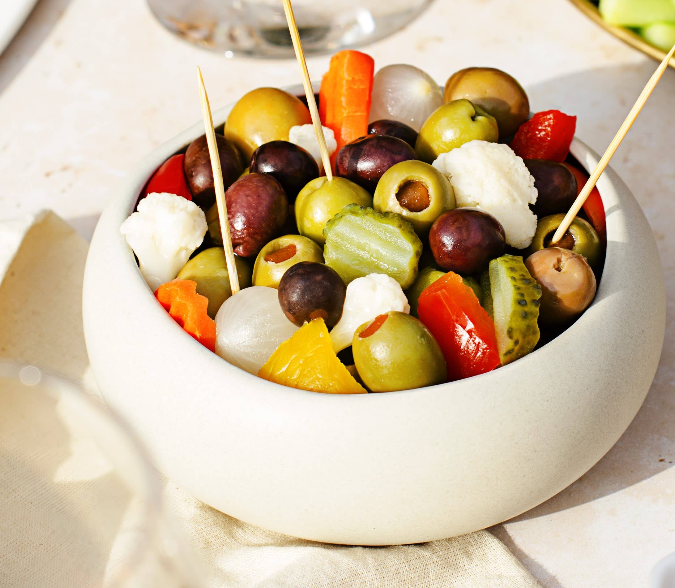 Le Brin d'Olivier - Vente Olives - Cocktail d'olives aux petits légumes 12x150g1