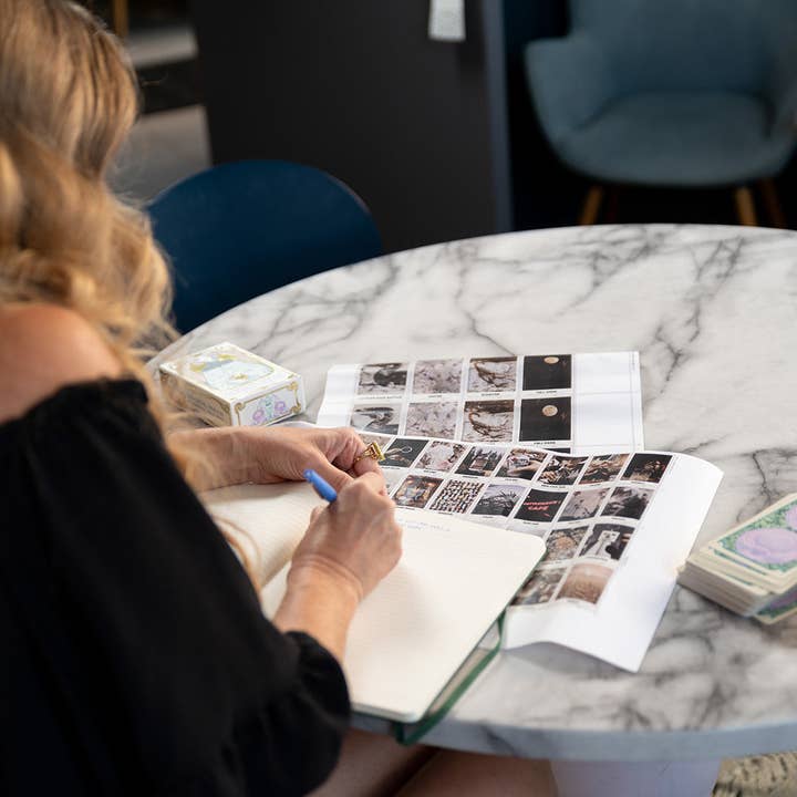 The Outlaw Oracle - Wholesale Tarot/Oracle Card - The Outlaw Oracle Card Deck5