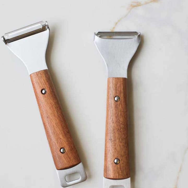Fodory - Wholesale Peeler - Heirloom Wooden Handle Vegetable Peeler