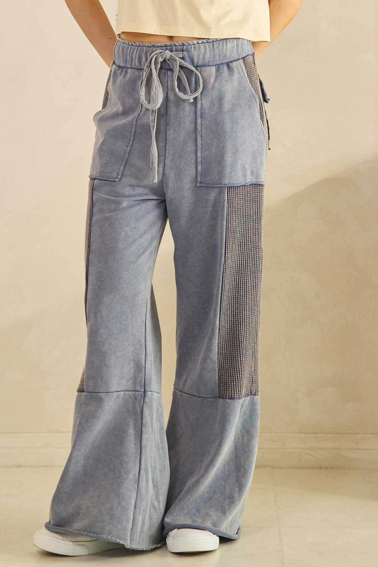 Sage + Fig - Vendita all'ingrosso Pantalone - Donna - PANTALONI A ZAMPA CON PANNELLI LAVATI VINTAGE (SP7618)13