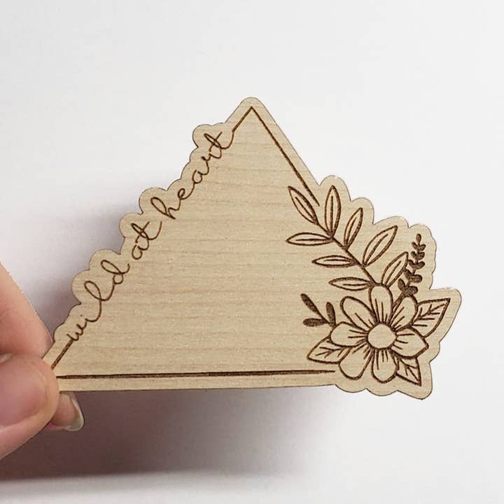 Autocollant gravé en bois souple Wild at Heart pour la vente par Barton Market LLC