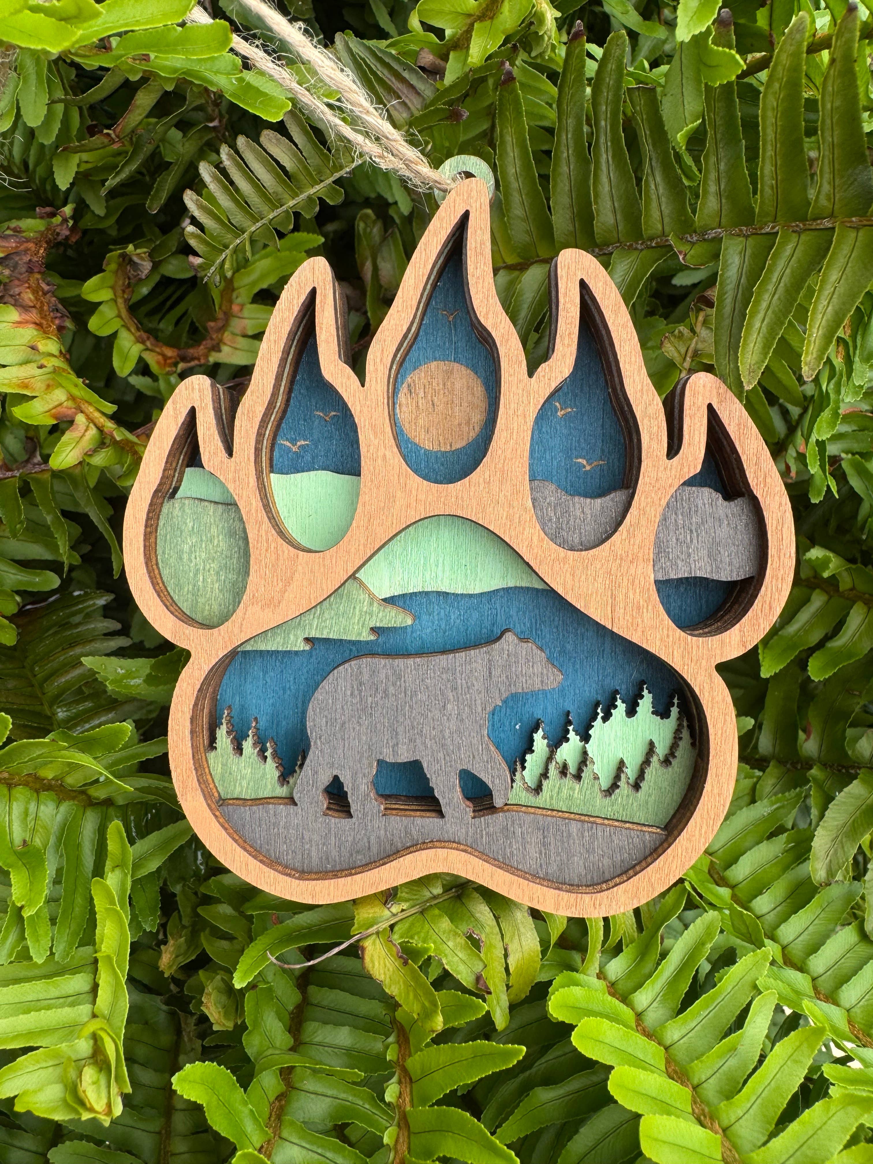 The Wilusz Way – wholesale Decorative tabletop object – Black Bear Paw0