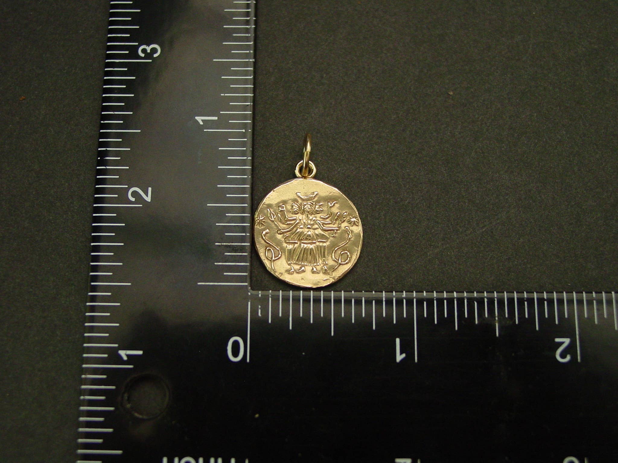 Vis a Vis Jewelry – Colar pingente/pendente por atacado – Colar Moedas Hecate - Esculpido à Mão4