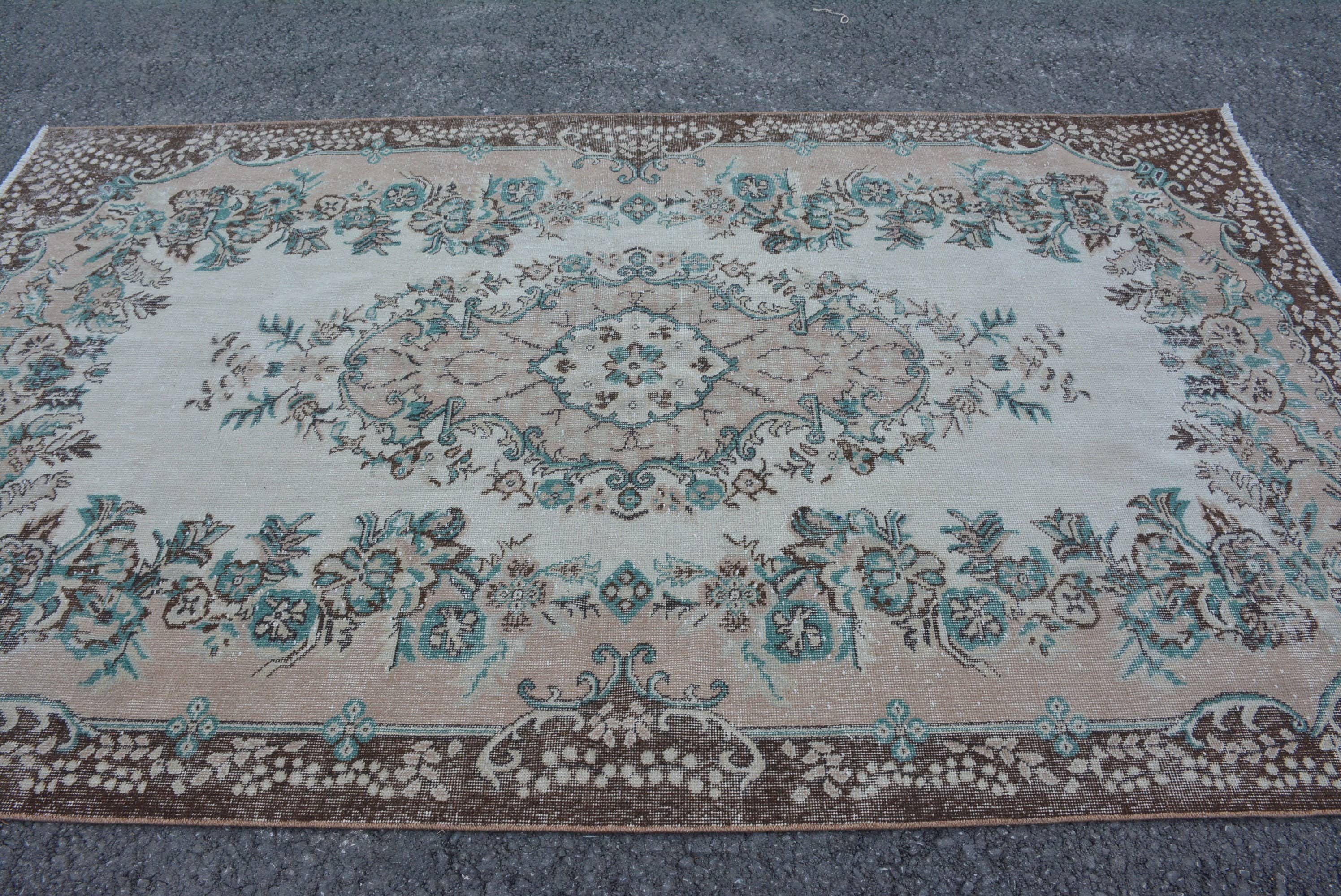 The Loom Wholesale - Wholesale Runner Rug - Handmade Wool Rug: Cream & Brown Classic Style3