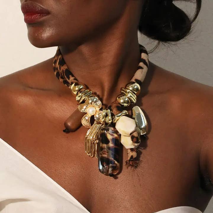 DUA MENKA - Wholesale Pendant/Charm Necklace - The Wahala Chic Necklace