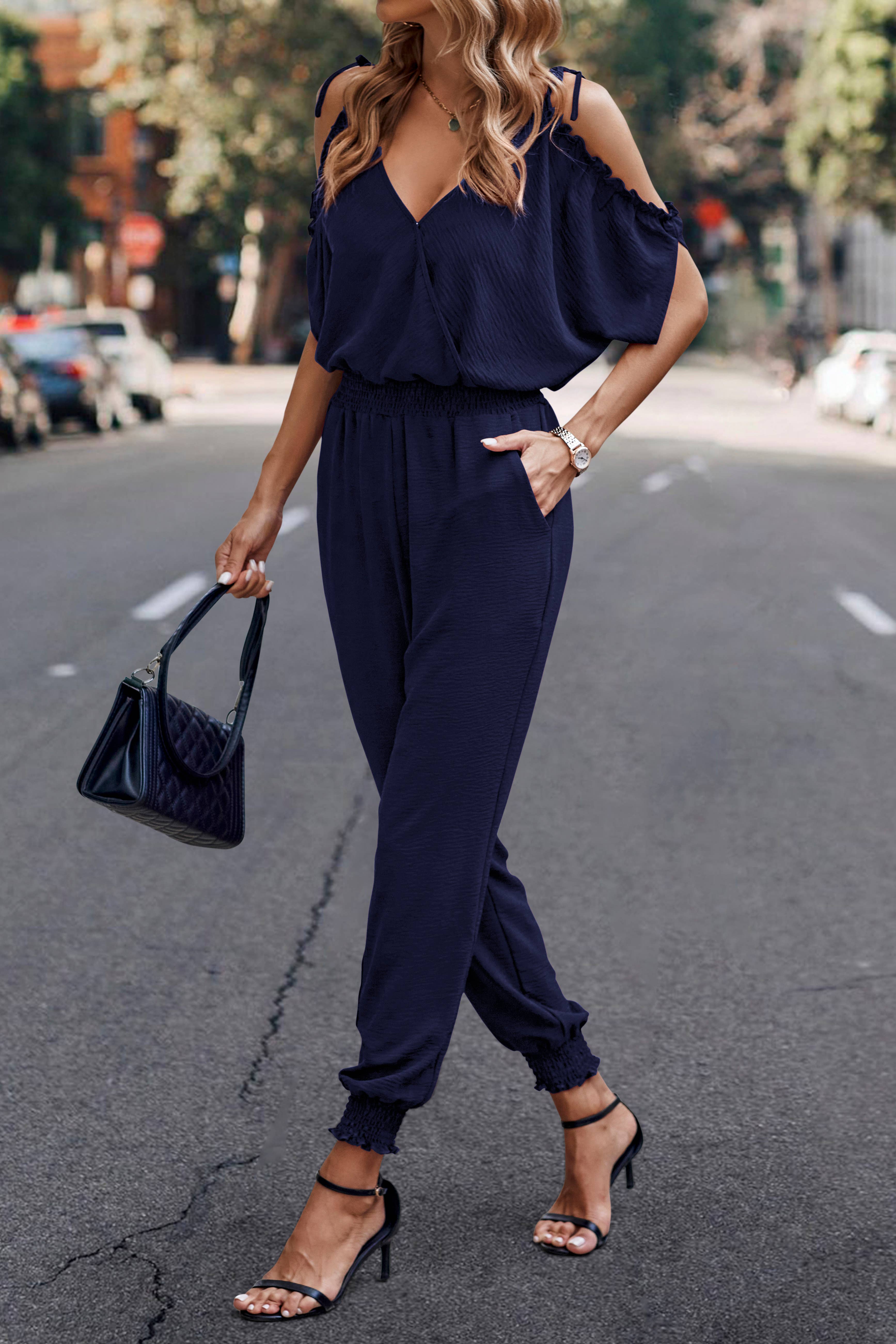 eLook – Großhandel Jumpsuit – Damen – SZ1-J9004 Schulterfreier Wickeloverall mit gesmokter Schulterpartie37