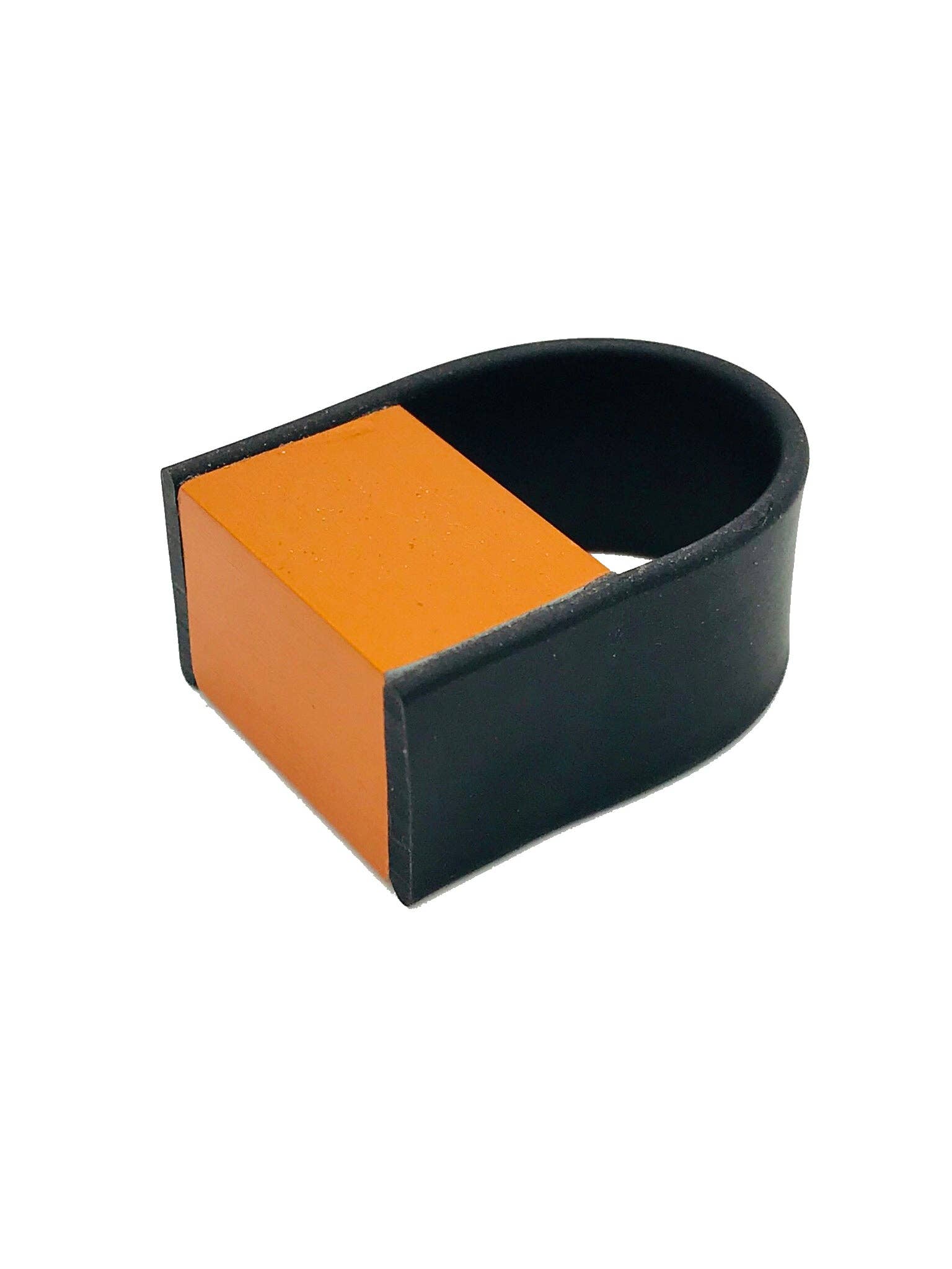 Maison Numero 12 – Großhandel Cocktail-/Statement-Ring – RASA Ring aus Aluminium und Gummi4