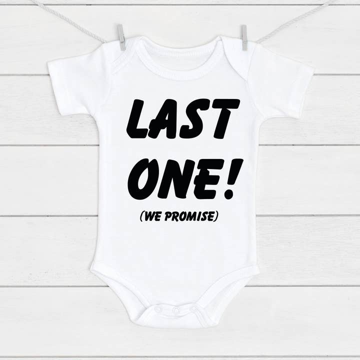 Débardeur de grossesse pour bébé Last One We Promise pour la vente par Mini Kings and Queens